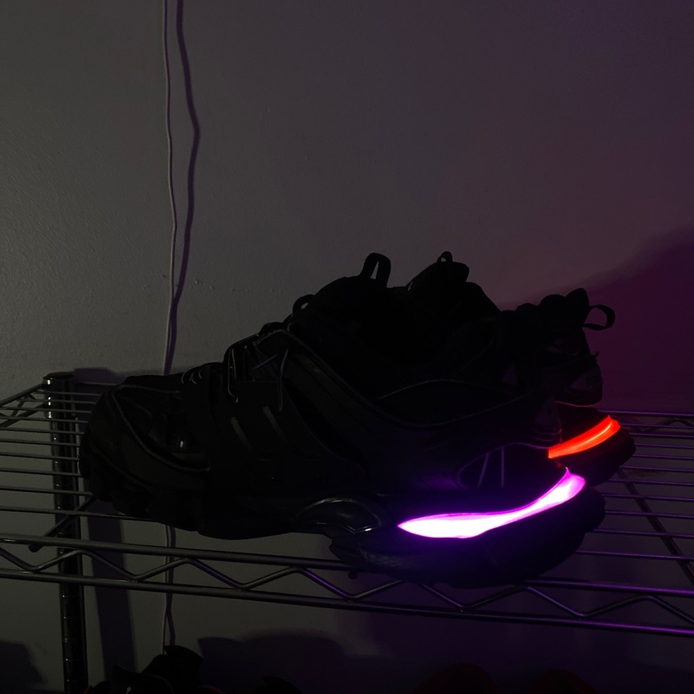 Led balenciaga tracks - Picture 3 of 5